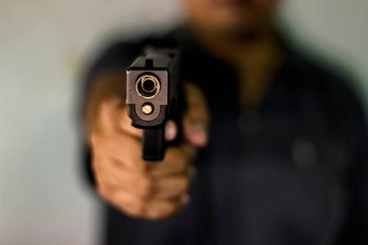 Padre de familia entró a colegio y amenazó con pistola a los estudiantes