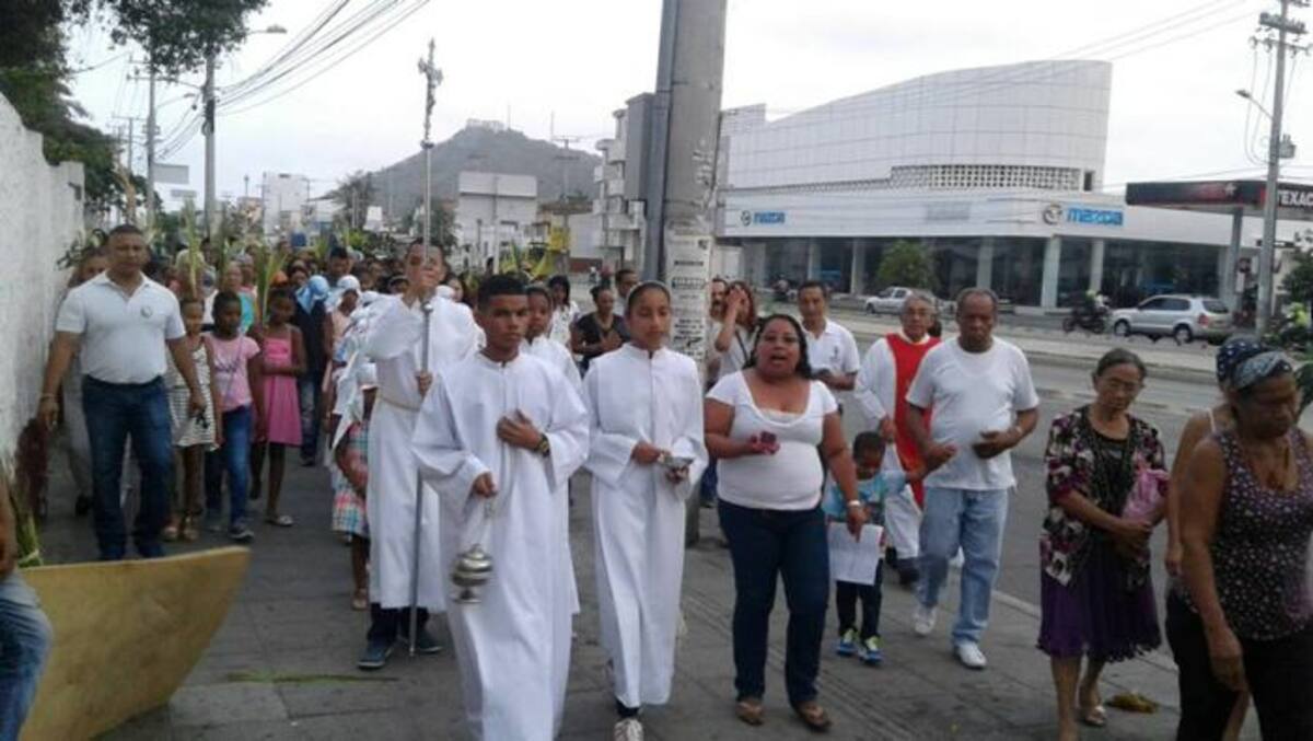 Así avanzó la procesión. Julio Castaño.