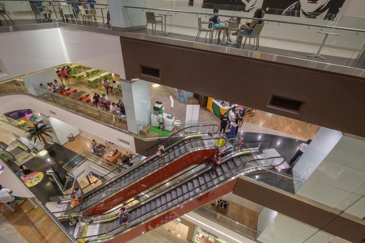 En febrero, el parqueadero es gratis de lunes a jueves, en un horario comprendido entre 12 del medio día y 3 de la tarde, el tiempo propicio para disfrutar de un delicioso almuerzo y realizar compras con comodidad.