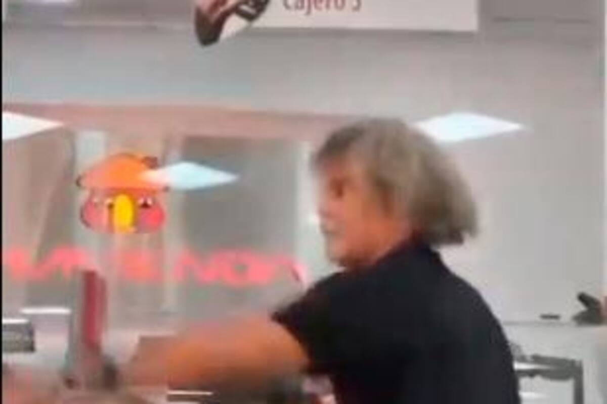 Video: la arenga del ‘Pibe’ Valderrama al Junior en un banco se hace viral