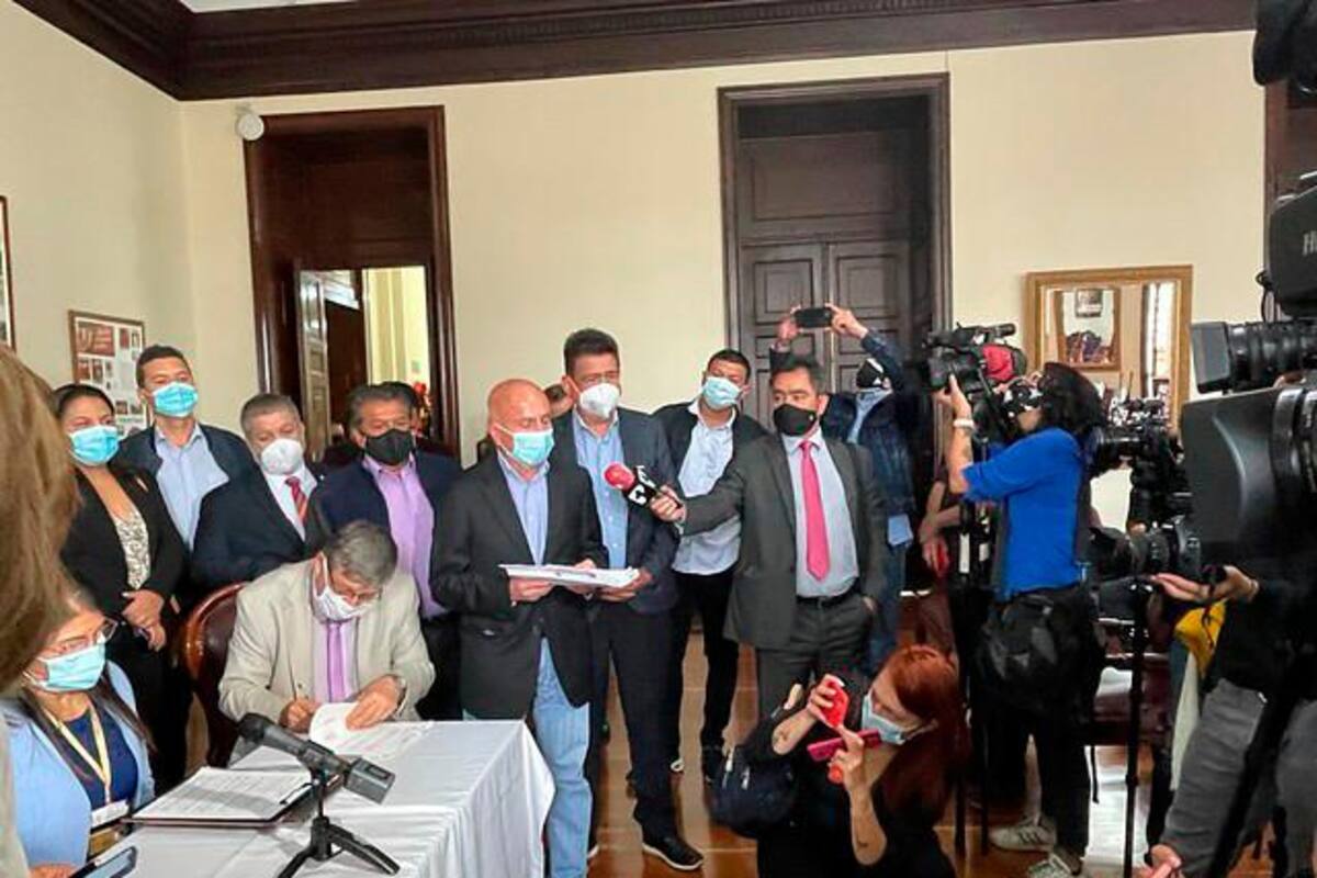 Oposición y Comité del Paro radicaron paquete de proyectos de ley