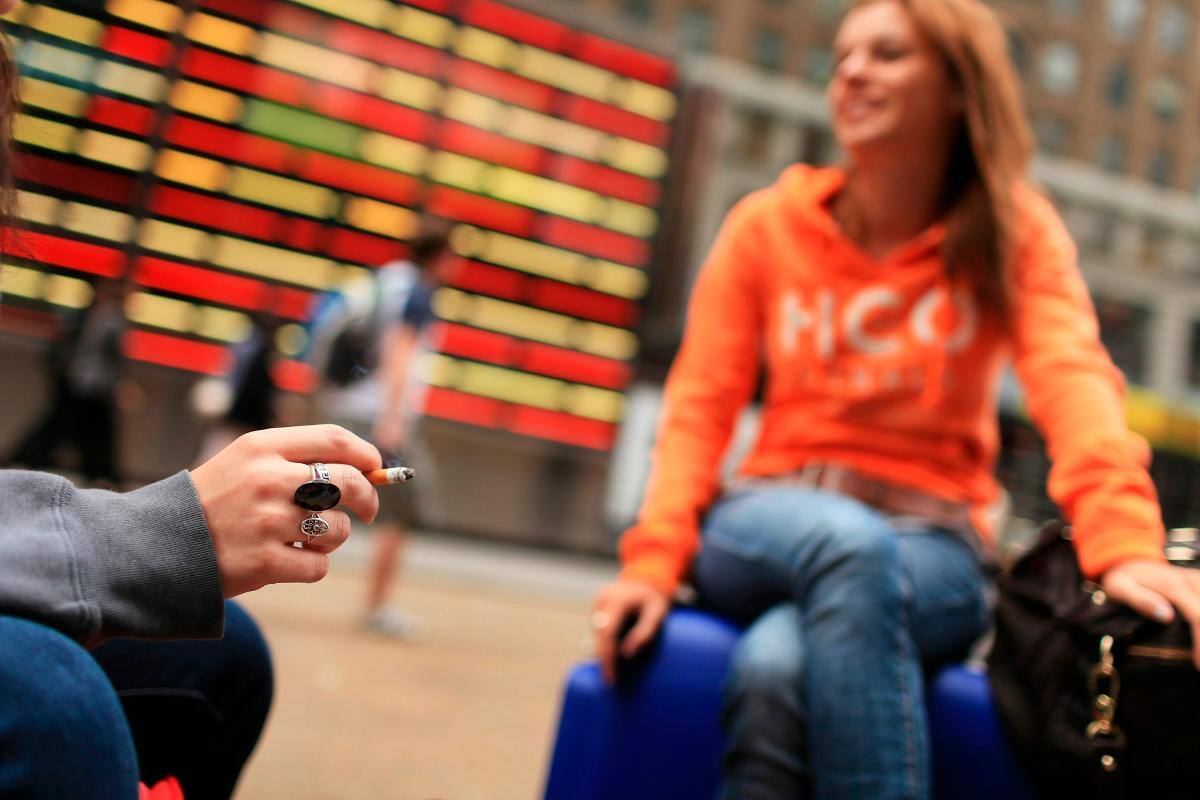 Jóvenes: mas riesgo de tabaquismo por uso del cigarrillo eléctrico
