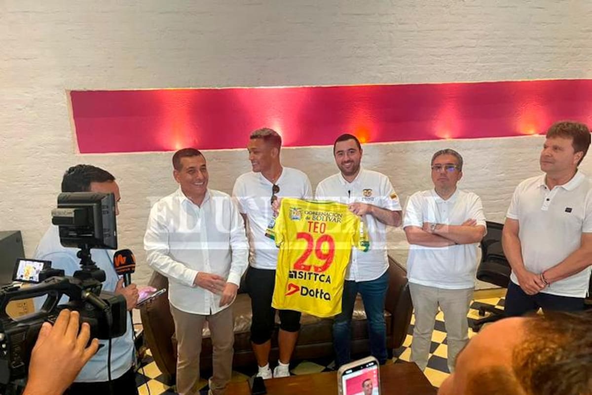 Teo Gutiérrez es presentado como jugador del Real Cartagena