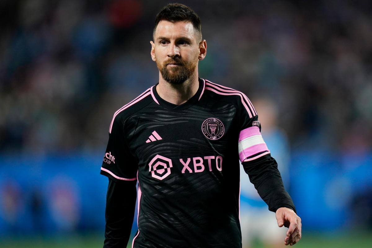 Lionel Messi es nominado al premio al Debutante del Año
