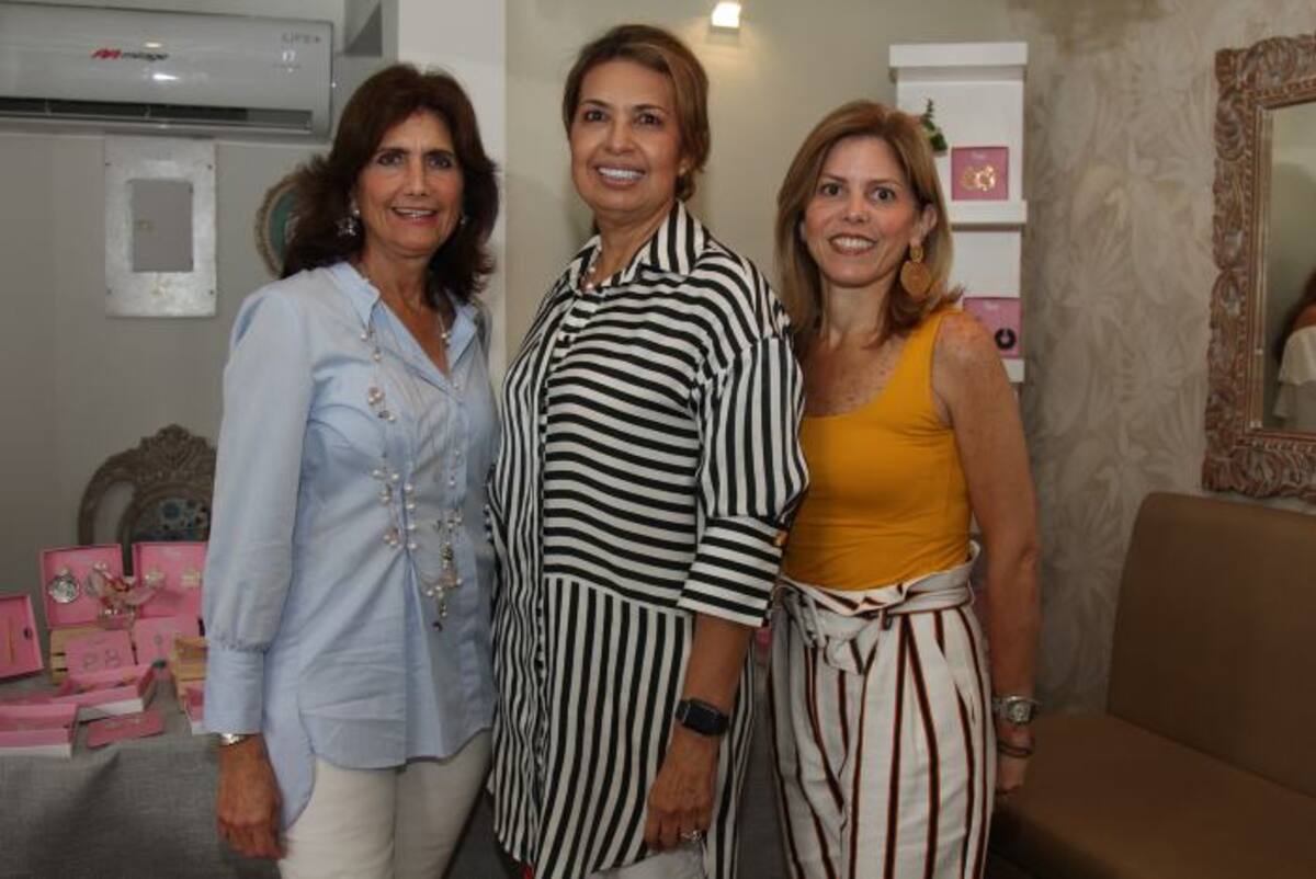 Margarita Gómez, Margarita De Los Ríos y Carolina Gómez. KAILLINE GIRALDO