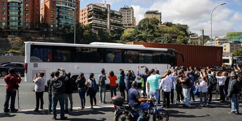 Guardia Nacional venezolana bloquea caravana de diputados que van a frontera