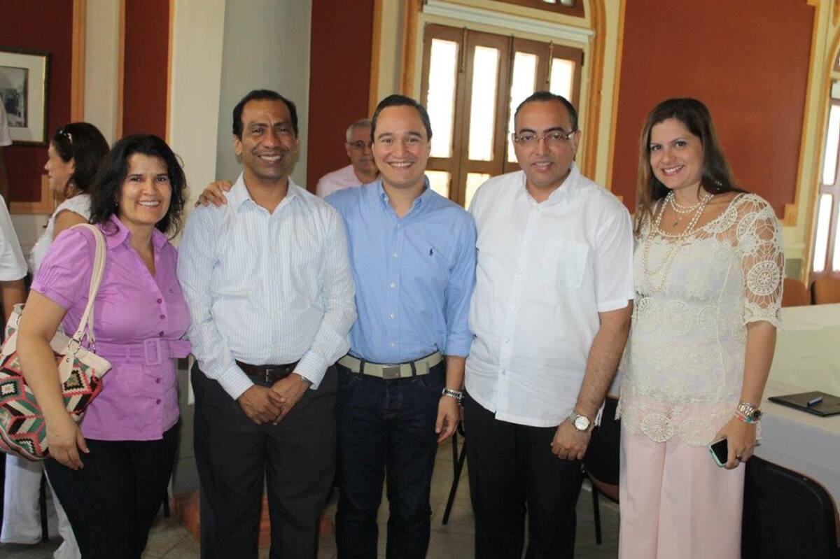 Dora Lilia Sepúlveda, William Arellano , Daniel Toro; Jorge Del Río e Irina García.