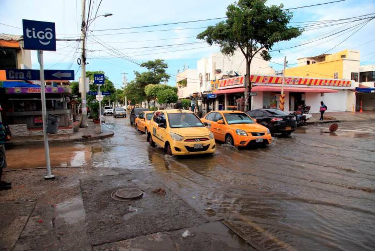 La calle 70, en Crespo, tiene varios problemas. //El Universal
