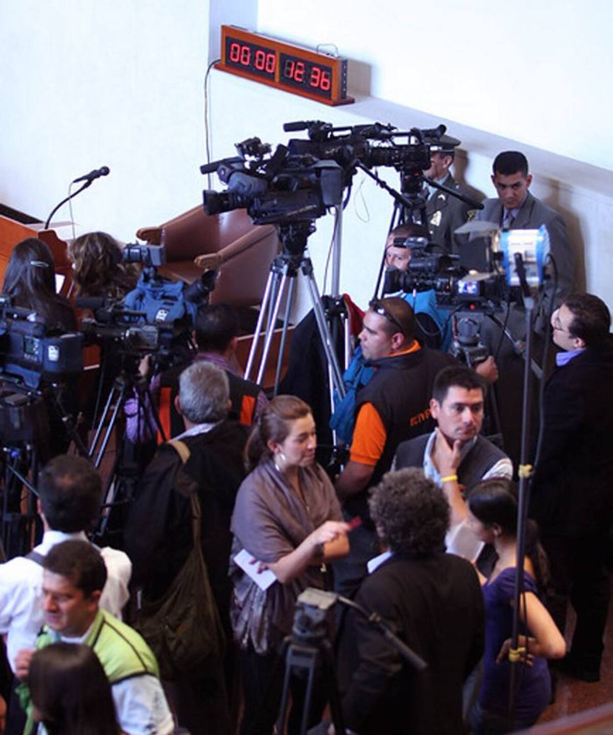 Medios de comunicación nacionales incrédulos ante la información que brindan las empresas. COLPRENSA