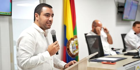 Yamil Arana instala sesiones de la Asamblea con tres proyectos clave