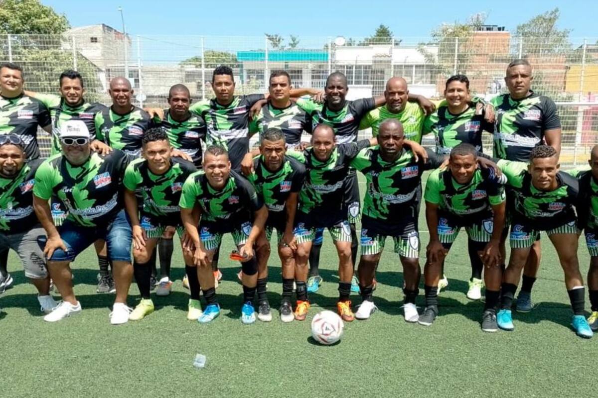 Senior Máster de Fútbol, con buenas jugadas y goles de gran factura