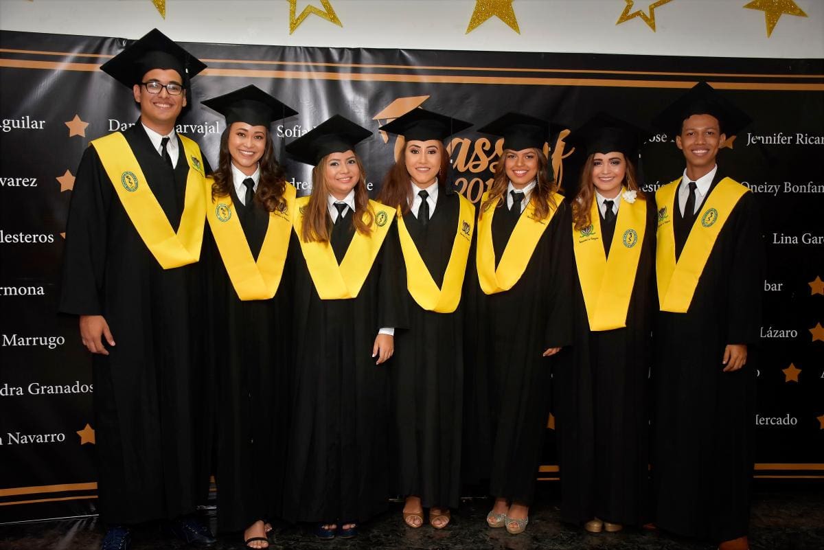 Luis Nate Rivera, María Mercado Díaz, Marcela Oquendo, Mileth Navarro Salazar, Nathalia Montaño Argote, Ángela Marrugo y Ernesto Mondol Miranda.