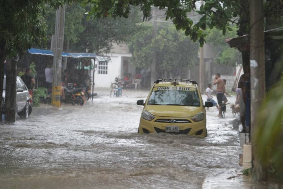 Fuerte lluvia en Cartagena en la tarde de este domingo. Luis Aparicio/ El Universal