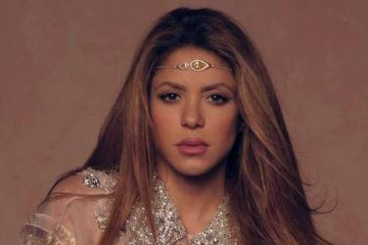 Shakira confirma que su padre ingresó a una clínica de Barcelona