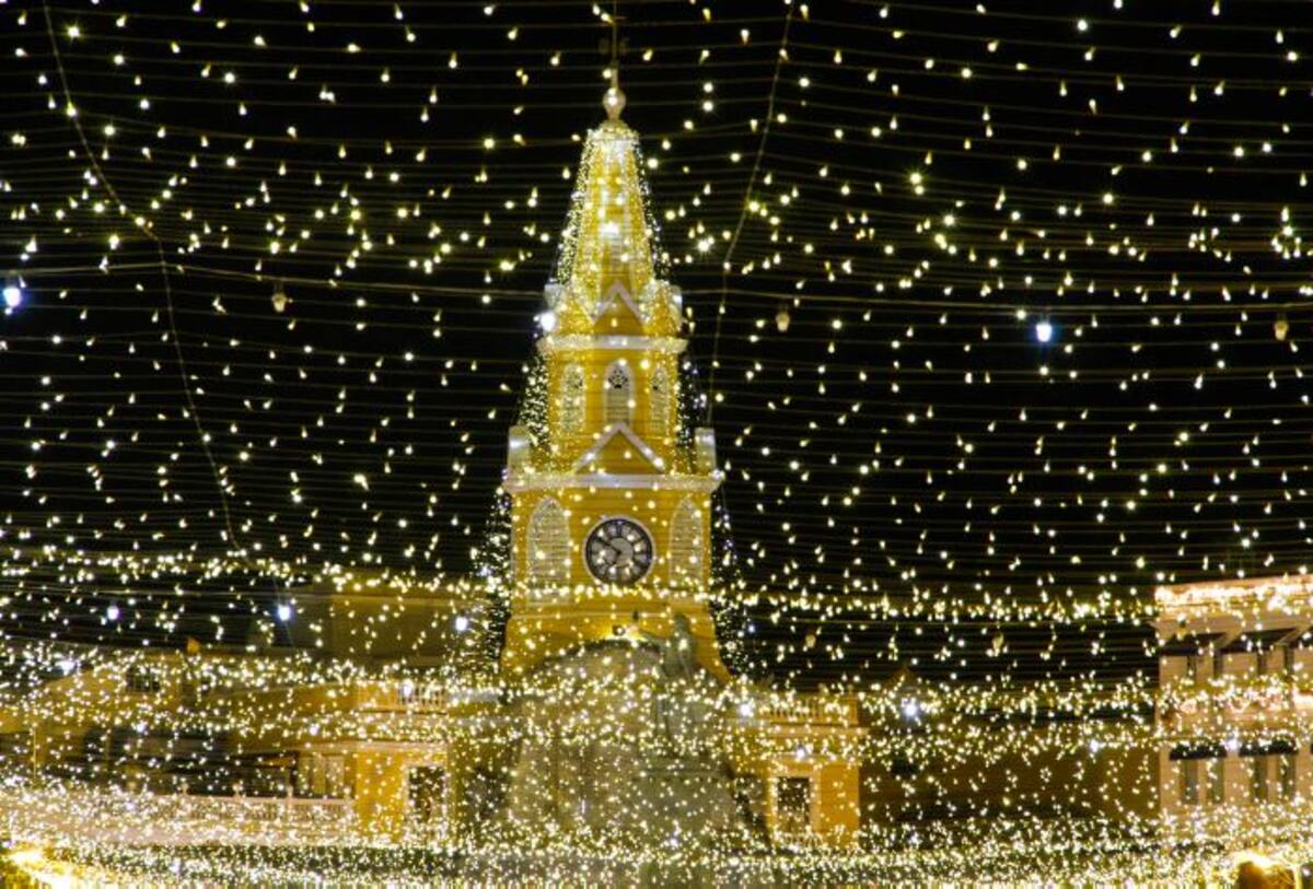 El alcalde Dionisio Vélez señaló que habrá algunas restricciones con el alumbrado navideño público de este año ante el llamado de ahorro del Ministerio de Minas y Energía. Archivo-El Universal