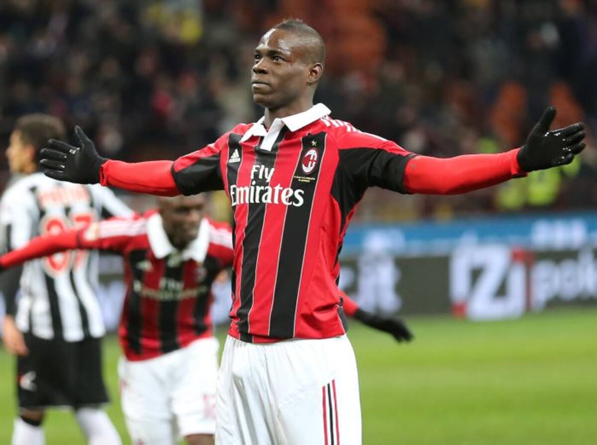 'Super Mario' anotó en el minuto 25, y en los descuentos (90+4) de tiro penal. AP ANTONIO CALANNI