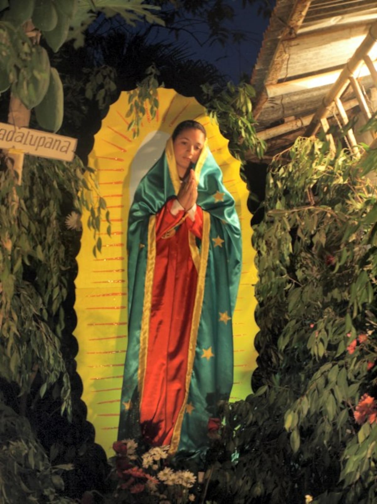 Puesta en escena en las calles de Galeras: Lo religioso, místico y mítico, forma parte de esta propuesta.