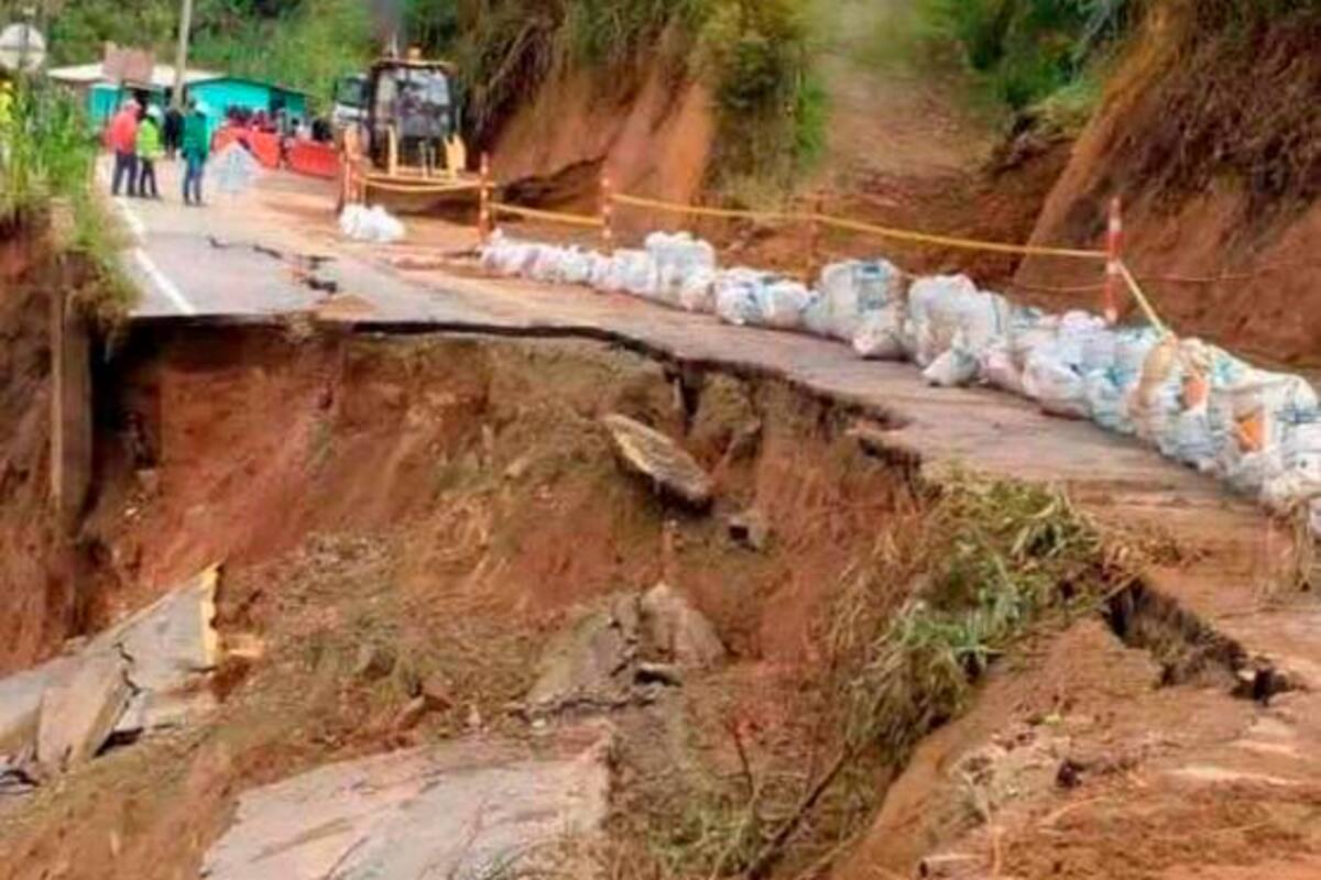 Atención, conductores: vía Marinilla - El Peñol está cerrada