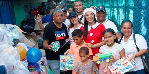 10 mil regalos para niños deportistas de Cartagena