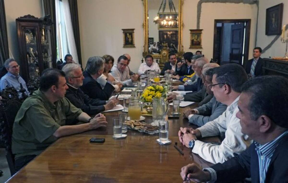 Aún no se ha confirmado la reunión de los cancilleres con los representantes del oficialismo. AFP JUAN BARRETO