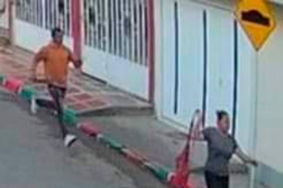(Video) Persiguió y degolló a su exmujer en la calle: Policía lo capturó
