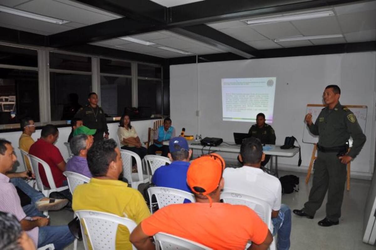 Charla para los dueños de establecimiento que superan los niveles de ruido permitidos.
