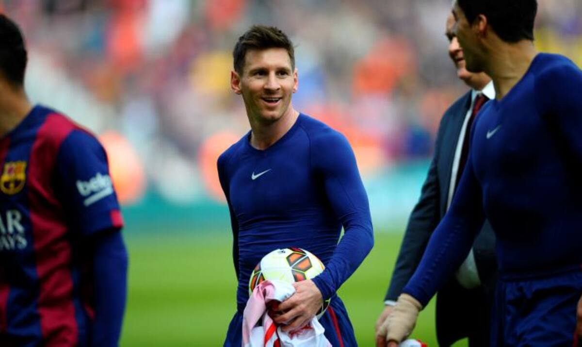 Messi anotó un triplete y alcanzó a Cristiano Ronaldo en la tabla de posiciones. AP Manu Fernandez