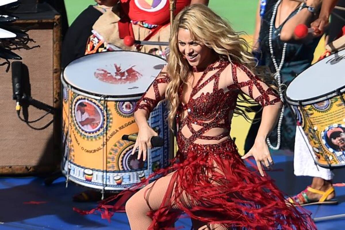 Una fotografía como esta fue la causante de las especulaciones del embarazo de Shakira. AFP GABRIEL BOUYS