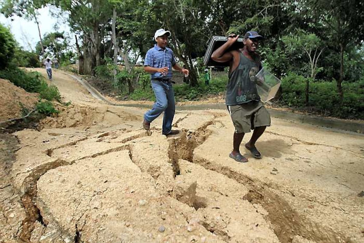 La unión de la Falla de Pasacaballos y una satelital provocó el deslizamiento en el sector Las Tres Marías, en Turbaco. El movimiento de tierra rodó esta casa unos diez metros, dicen habitantes de la zona. Aroldo Mestre - El Universal