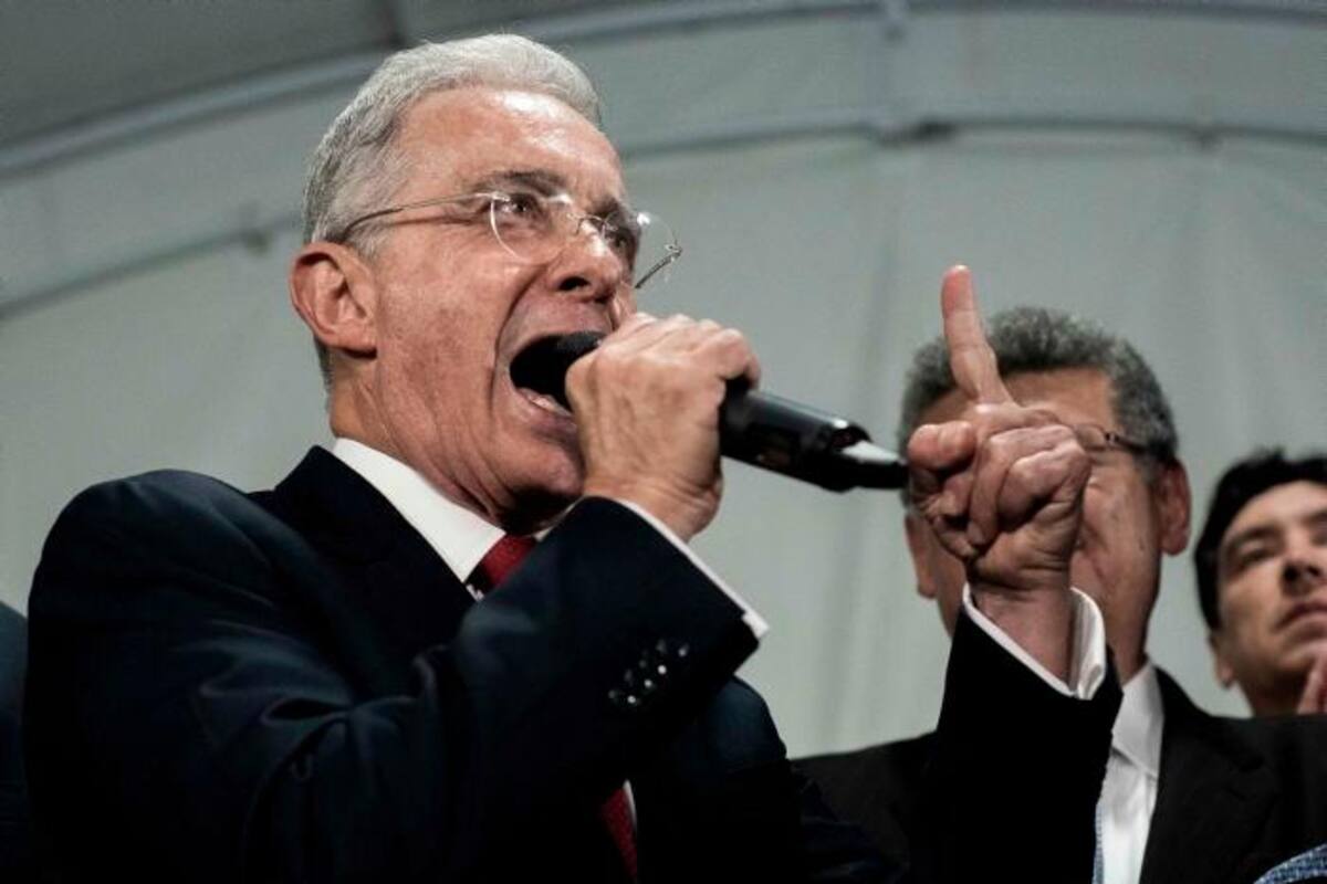 “Debemos insistir en la derogatoria de la JEP”: Álvaro Uribe