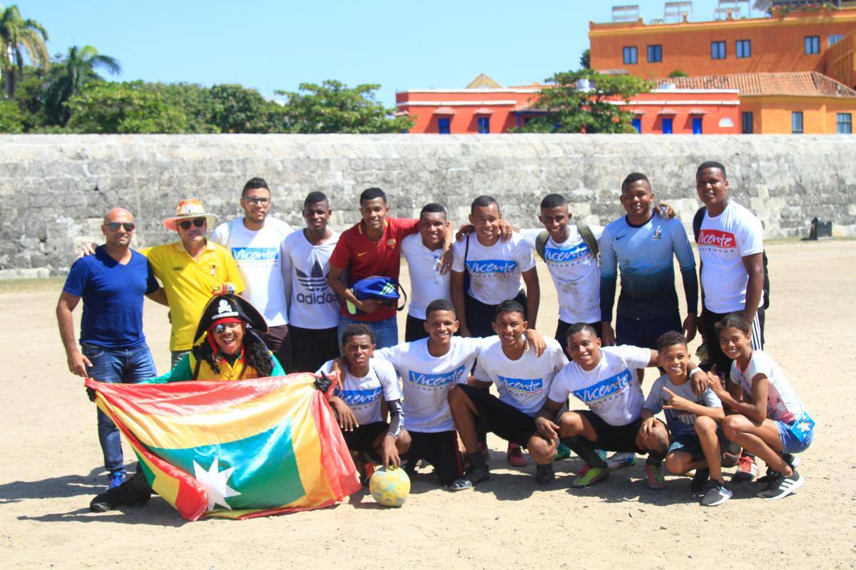 Los Gamines, subcampeón.