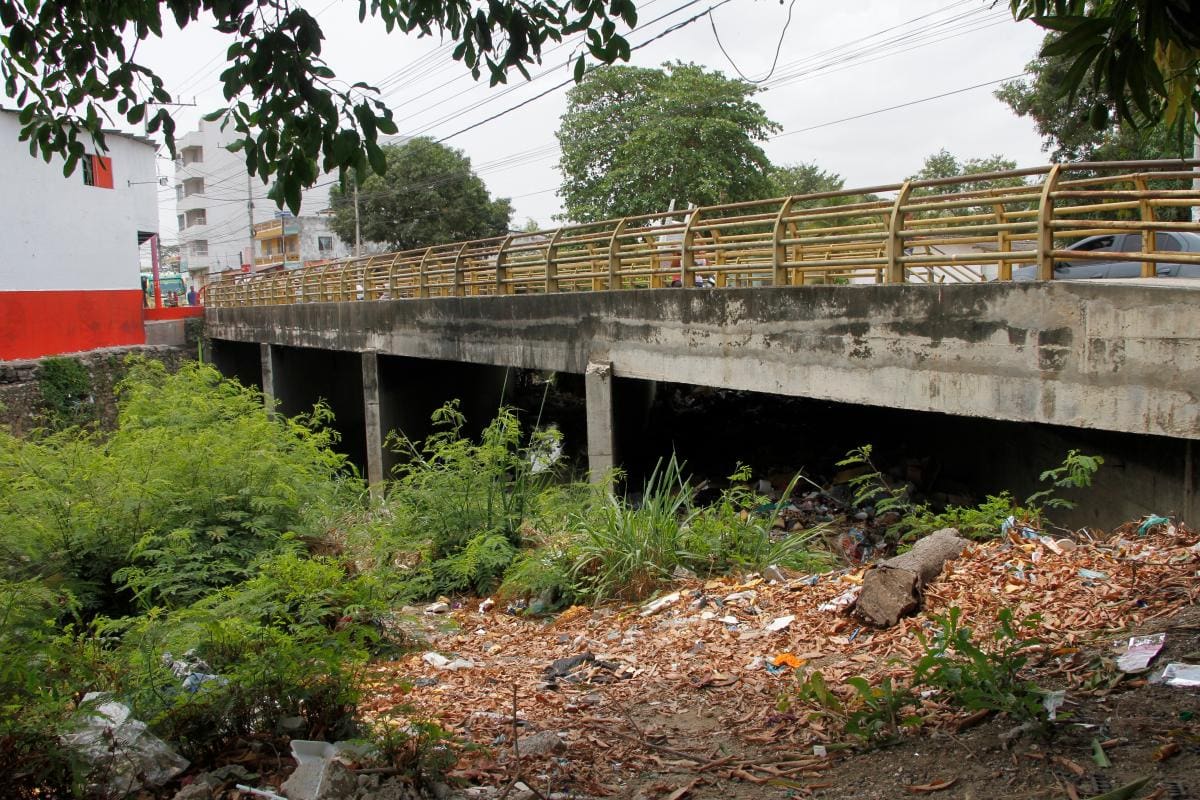 En Olaya piden que limpieza del canal Ricaurte sea con maquinaria, Alcaldía responde