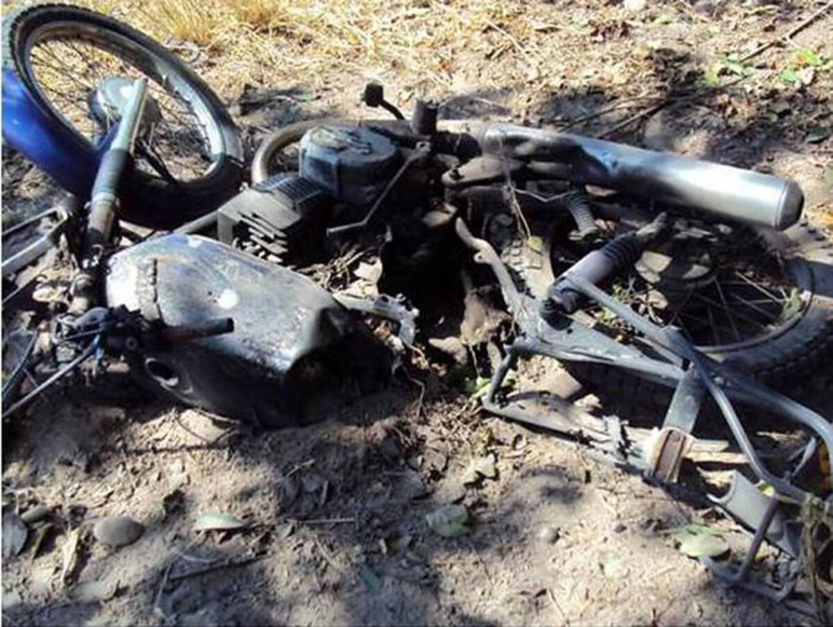 Al menos siete civiles y tres policías resultaron heridos el lunes luego de que desconocidos activaron un explosivo en un remoto poblado del suroeste del país, se informó oficialmente. colprensa