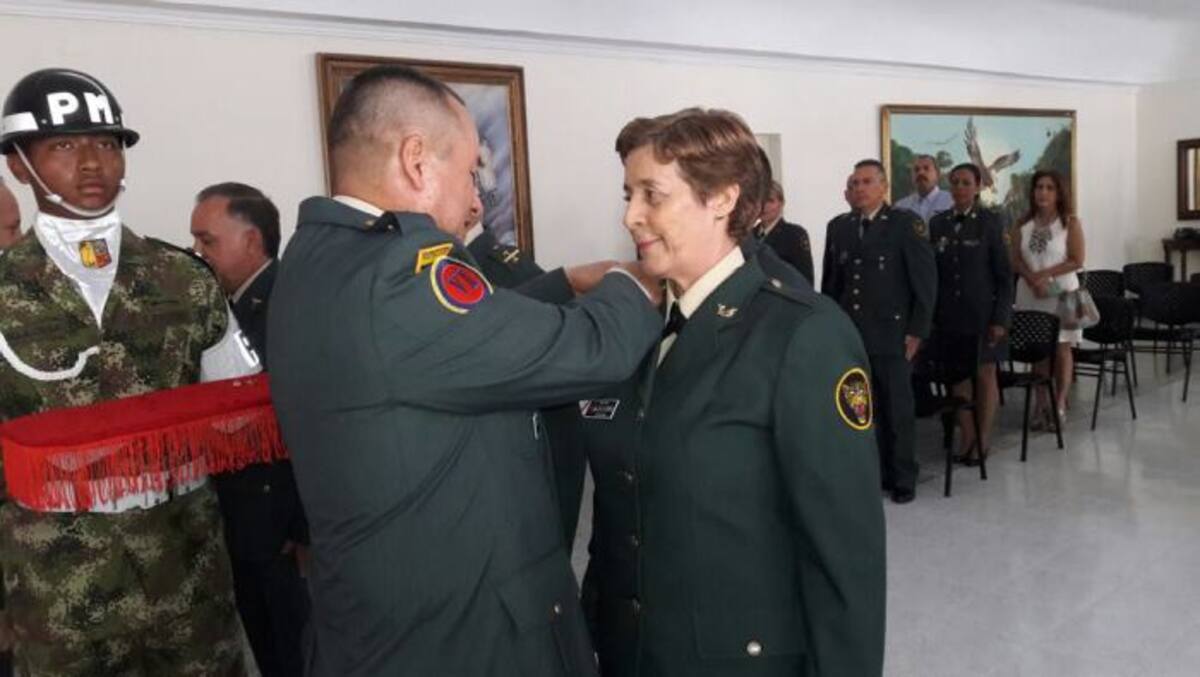 Ceremonia de ascenso de la mayor Luz Estela Gutiérrez. Nidia Serrano.