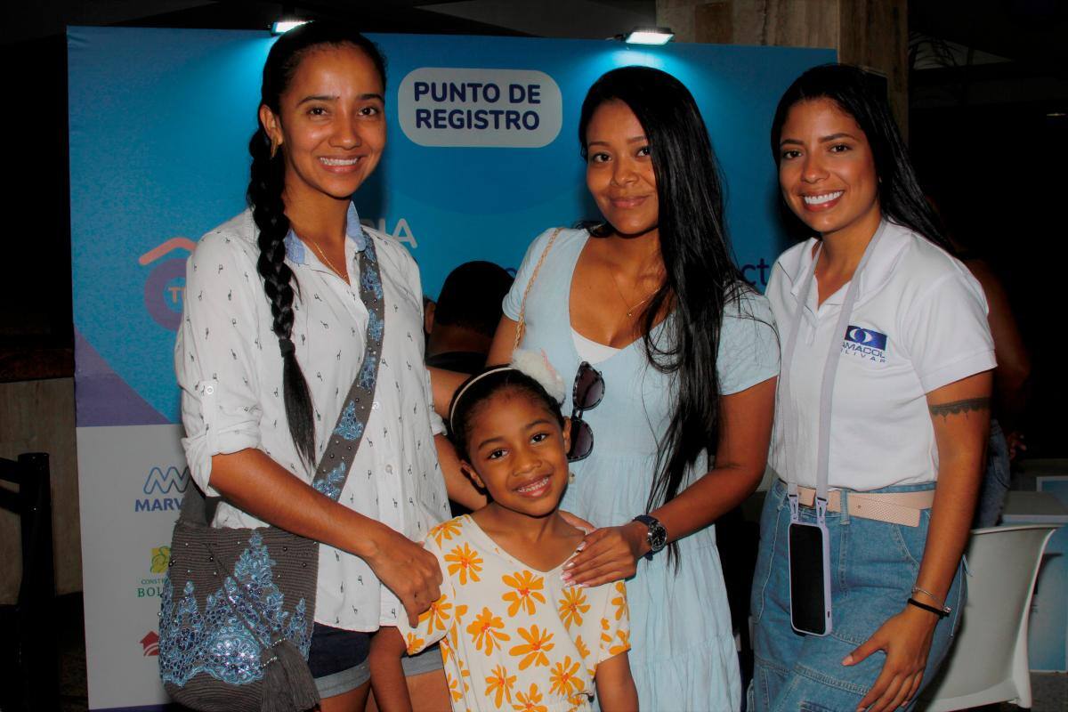 Shirly Salcedo, Rebeca Garizábalo, Nataly Bernal y Angélica Ibarra.