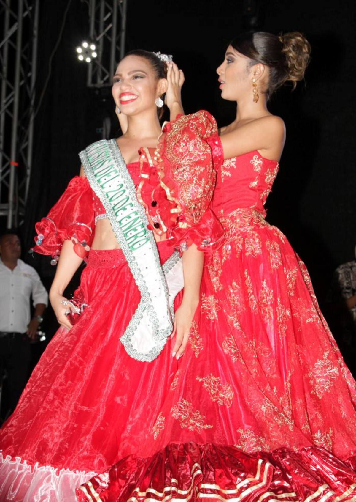 Lucy Carolina Alba Salcedo, del barrio Santa Marta, fue coronada como nueva reina Popular del 20 de Enero 2018. MANUEL SANTIAGO PÉREZ
