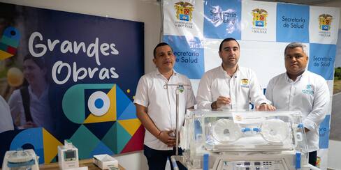 Gobernador de Bolívar entregó equipos médicos a hospitales de Zambrano y Mahates