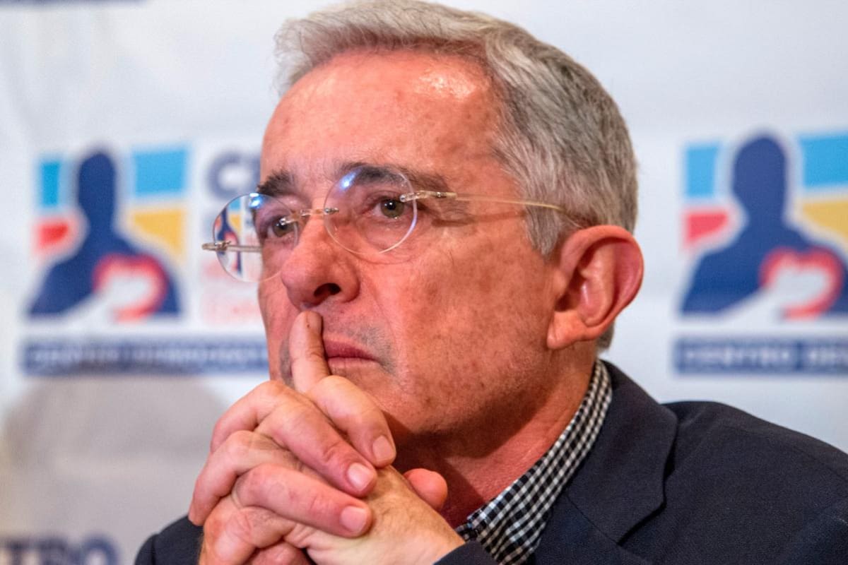 ¿Álvaro Uribe decidió a quién apoyará como candidato presidencial?