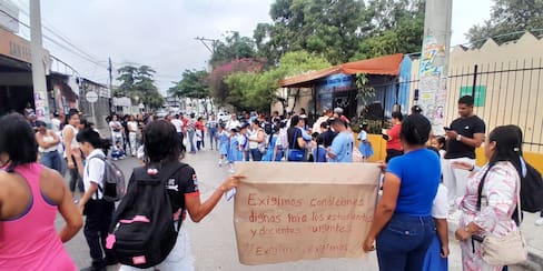 Protesta en colegio de Cartagena por fallas eléctricas: padres bloquean vía