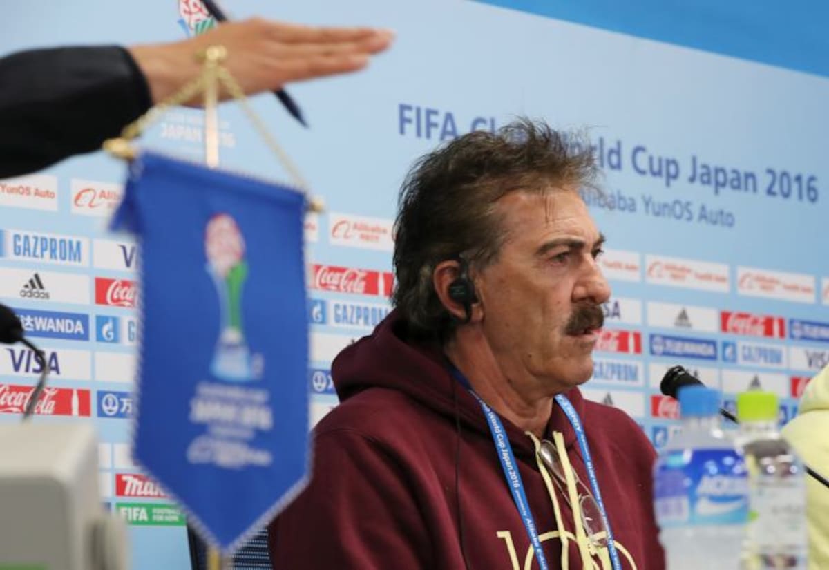 Ricardo La Volpe. AP Eugene Hoshiko