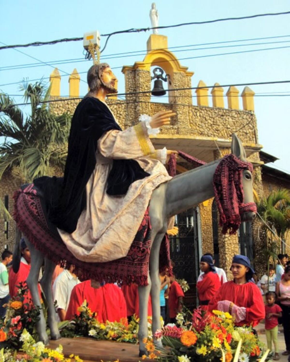 El tradicional paso de La Burrita.