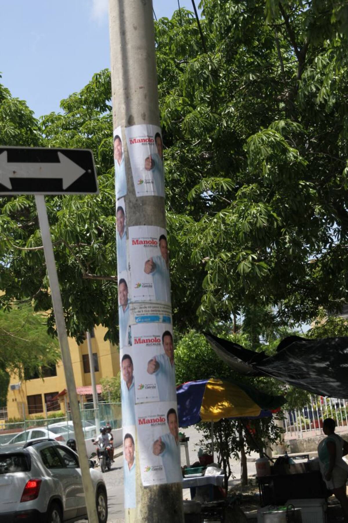 Afiches políticos con la cara del candidato o candidata, aparecieron en los postes de diversos sectores de la ciudad. Las autoridades anunciaron controles para regular e invitar al buen manejo del espacio público con esta propaganda ÓSCAR DÍAZ