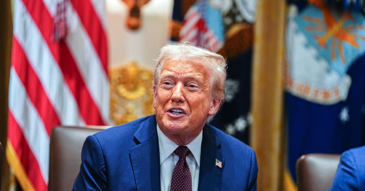 Donald Trump claims "light" drinks help against cancer