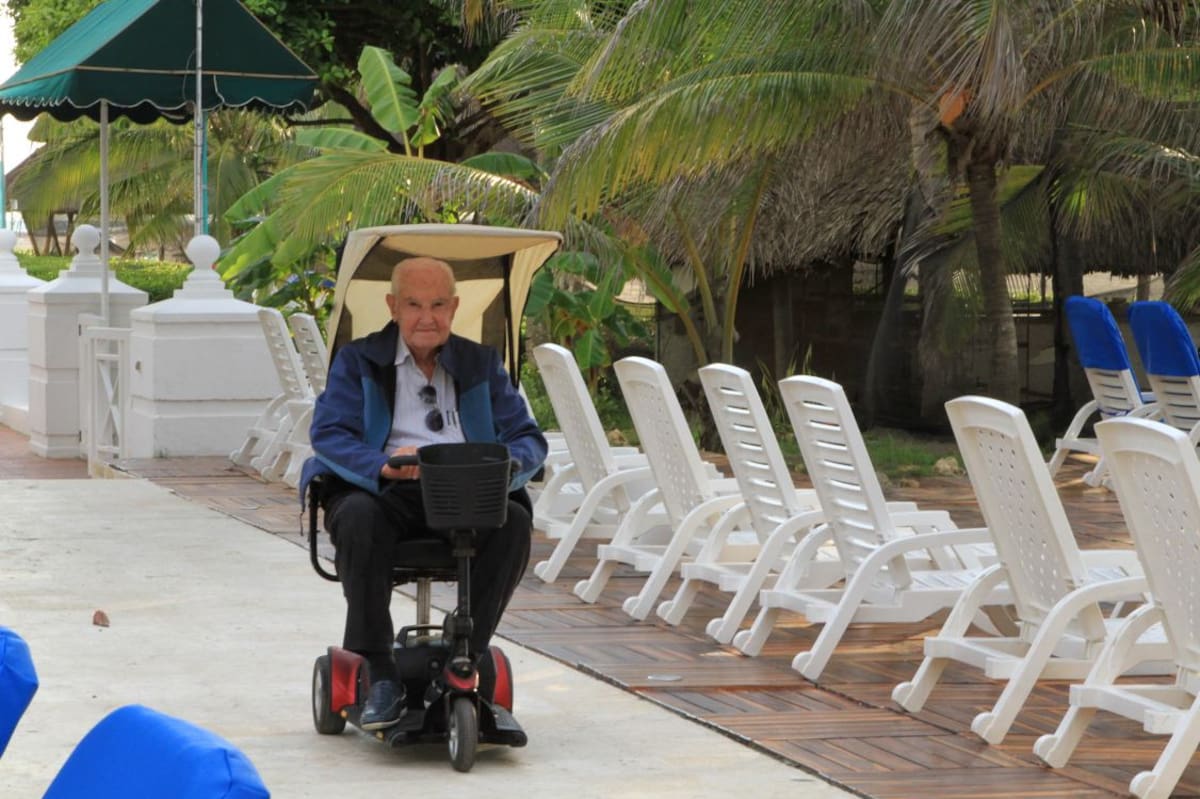 Tiene 91 años de edad.