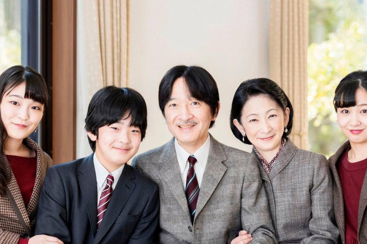 El príncipe Hisahito de Japón cumplió 16 años y ama las libélulas