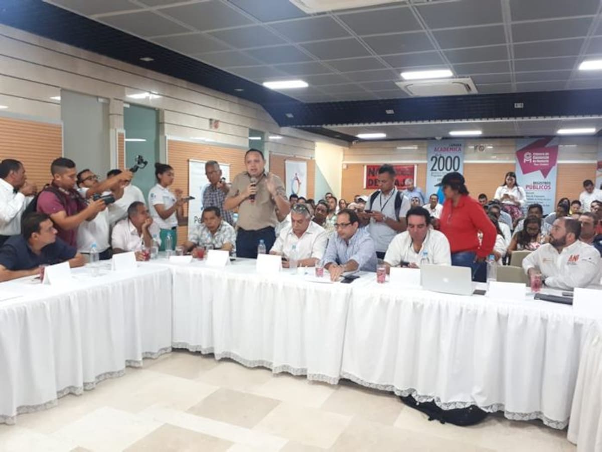 Reunión interinstitucional para hablar sobre el traslado del peaje El Purgatorio. El Universal.