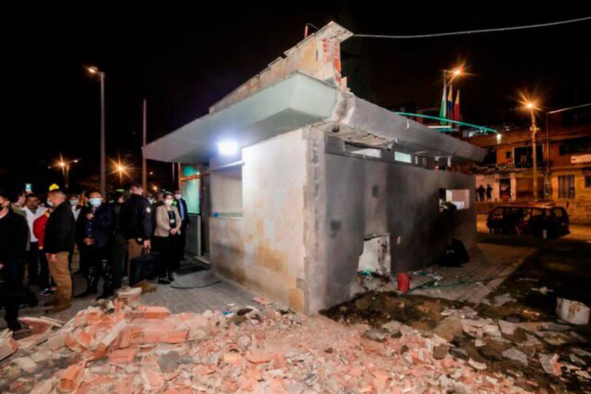 Confirman muerte de un menor en atentado a CAI en Bogotá