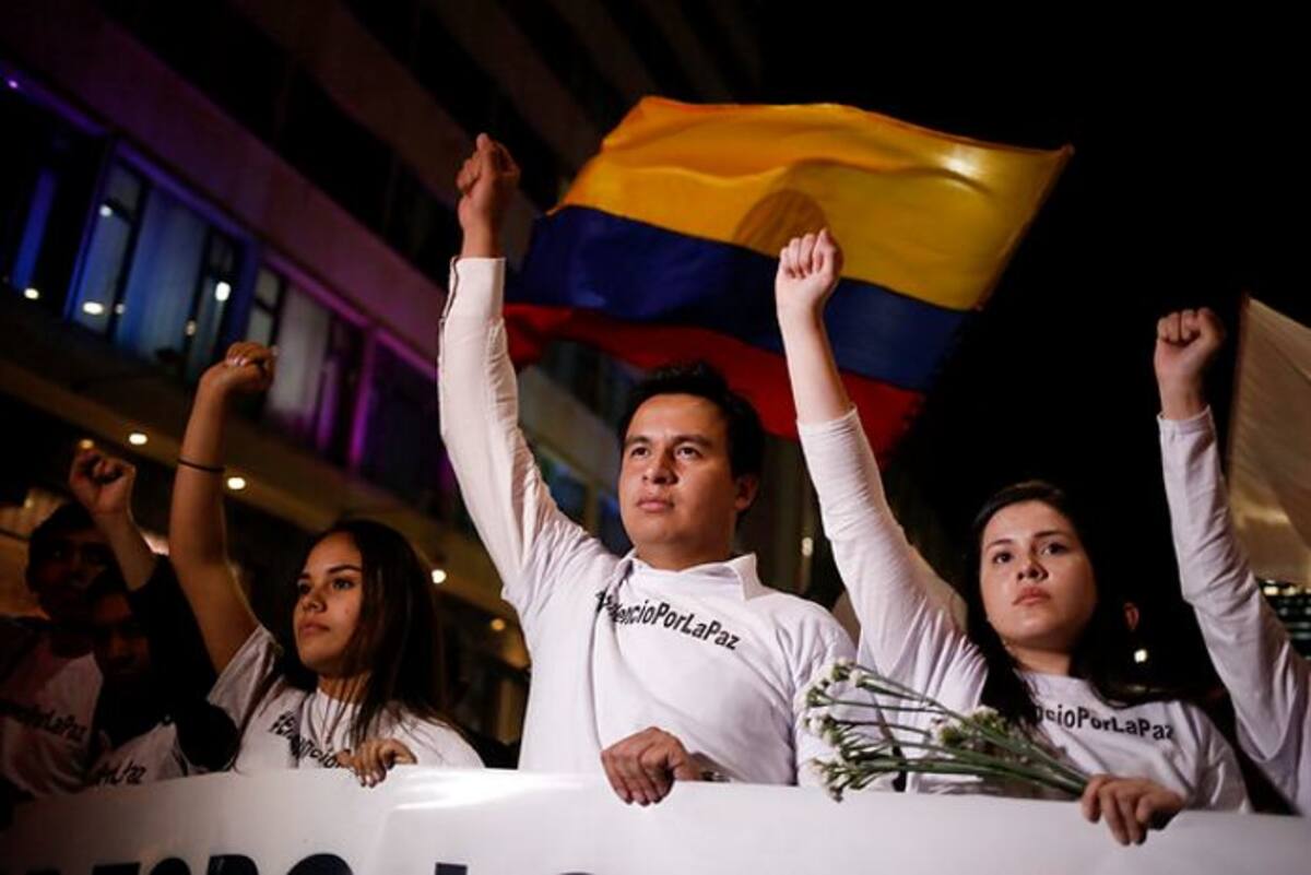 Estudiantes marcharon en silencio por la Paz de Colombia y el fin del conflicto con las Farc. COLPRENSA.