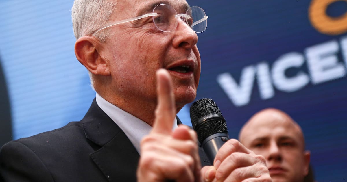Fiscalía cita a Álvaro Uribe por El Aro, La Granja y otros casos de alto impacto