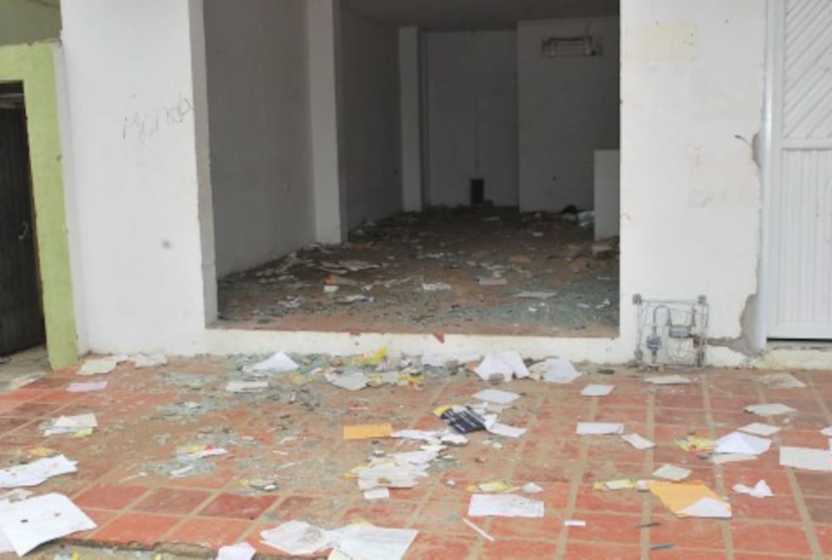 La sede de Electricaribe fue destruida.
